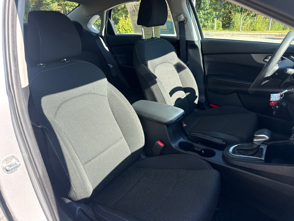 Used 2020 Kia Forte LXS FWD image 34