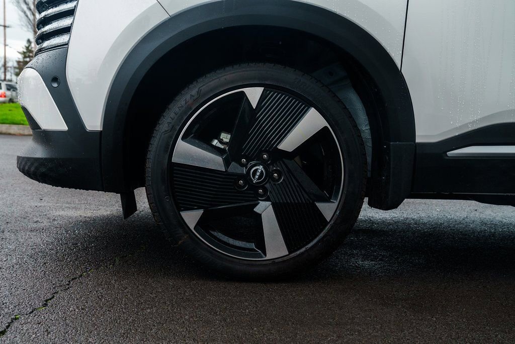 New 2026 Nissan Kicks SR w/ Cold Weather Package AWD/4WD image 7