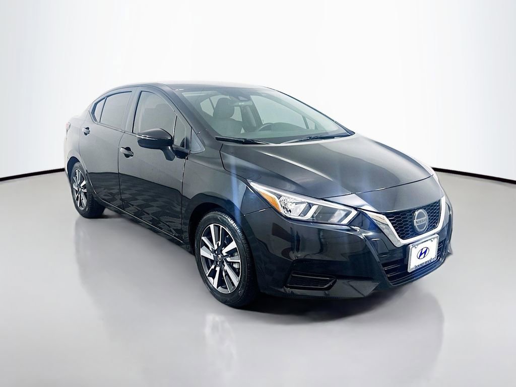 Used 2021 Nissan Versa SV FWD image 3