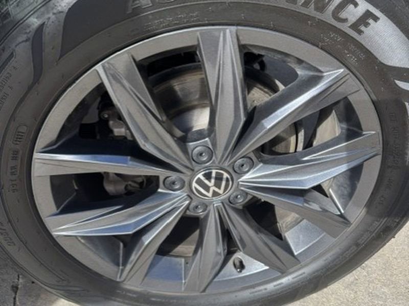 Used 2022 Volkswagen Tiguan SE w/ Panoramic Sunroof Package image 23