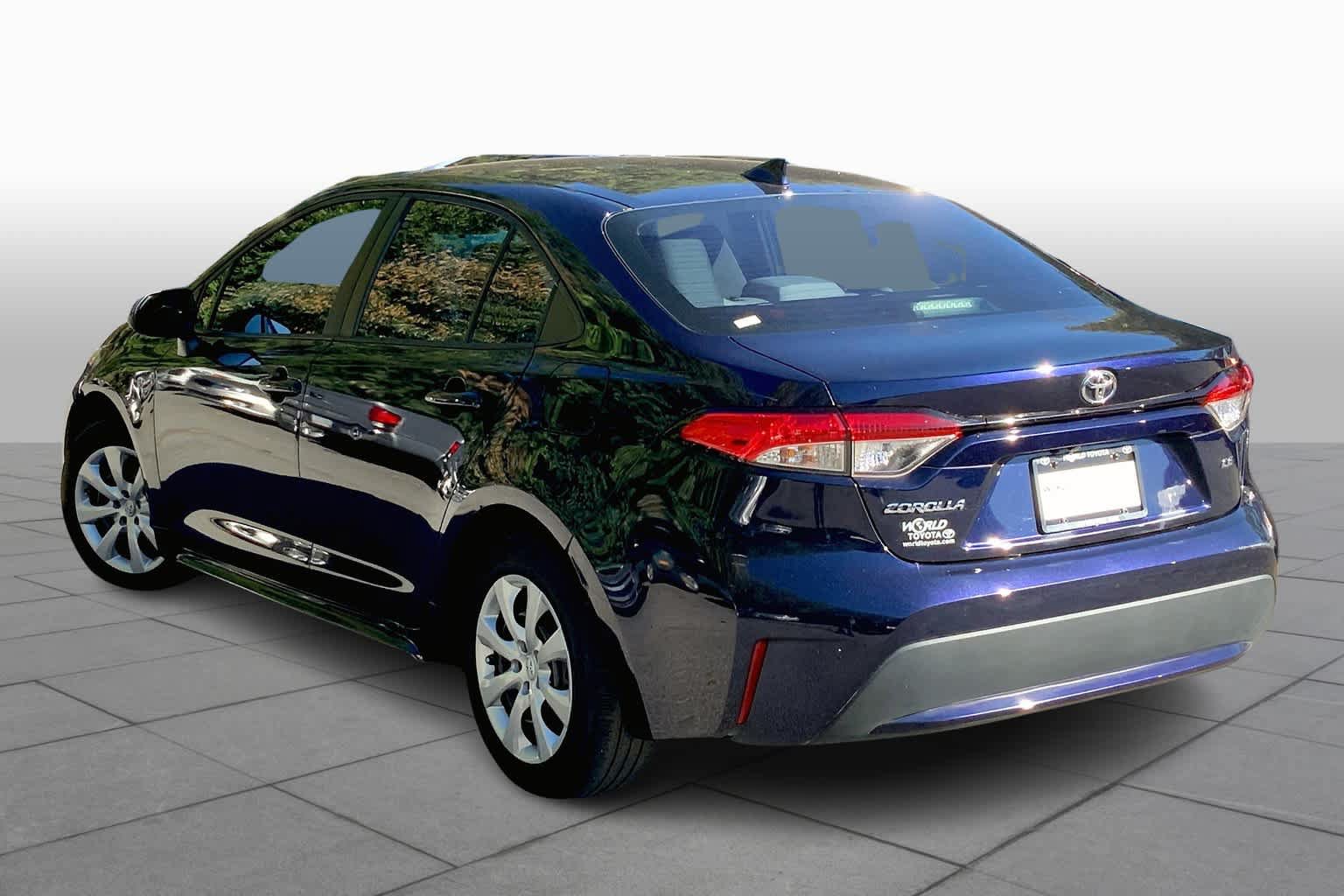 Used 2020 Toyota Corolla LE FWD image 12