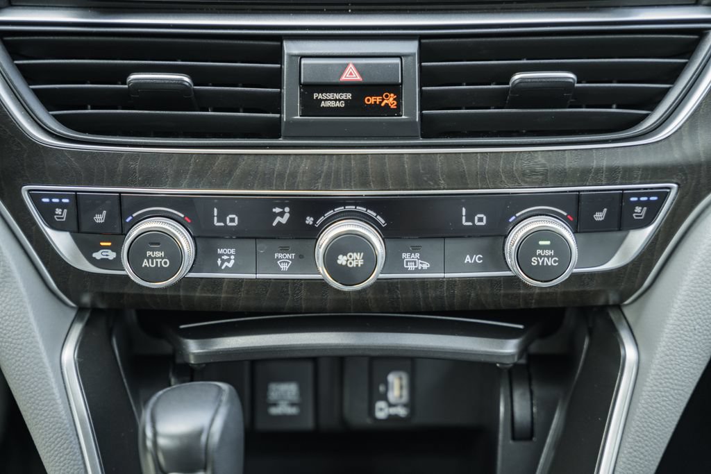 Used 2018 Honda Accord Touring image 23