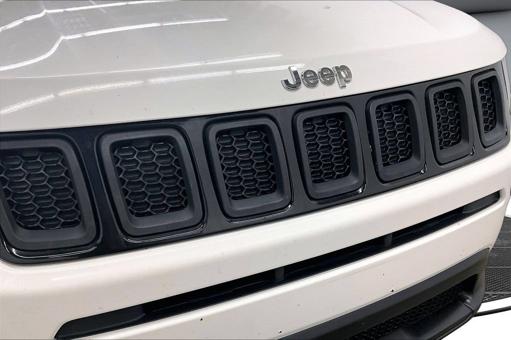 Used 2018 Jeep Compass Latitude w/ Safe & Security Group AWD/4WD image 31