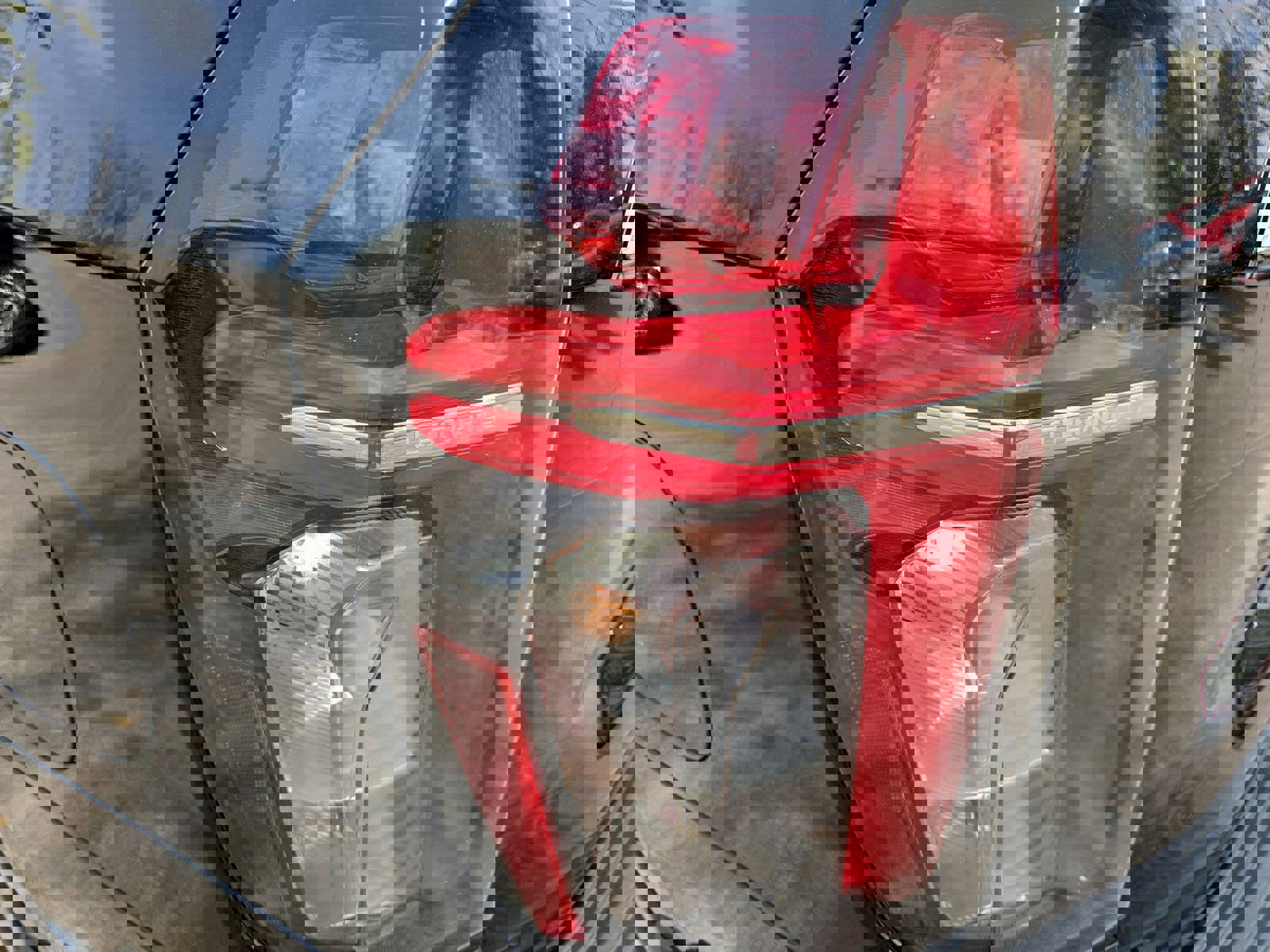 Used 2022 Chevrolet Suburban LT w/ Luxury Package image 32