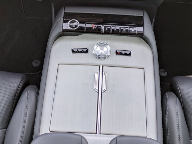 New 2025 Lincoln Navigator Reserve image 21