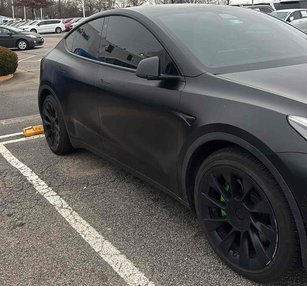 Used 2021 Tesla Model Y Long Range image 3