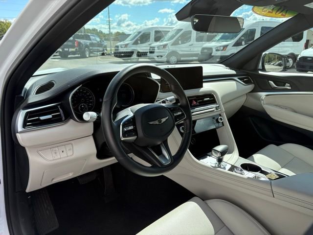 Used 2025 Genesis G70 2.5T image 11