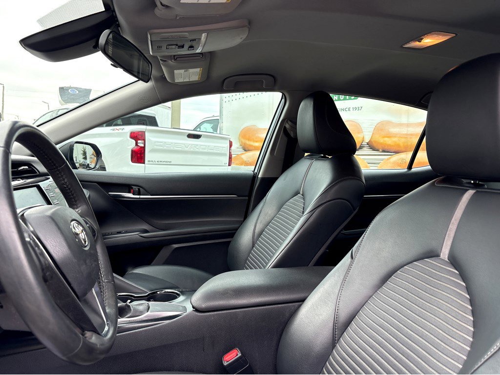Used 2020 Toyota Camry SE image 14