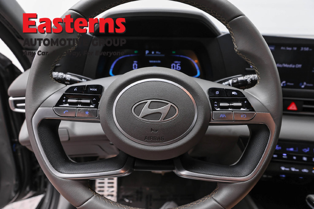 Used 2026 Hyundai Elantra Sport FWD image 11