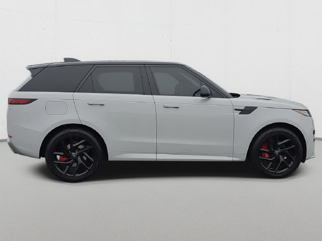 Used 2023 Land Rover Range Rover Sport SE Dynamic AWD/4WD image 4