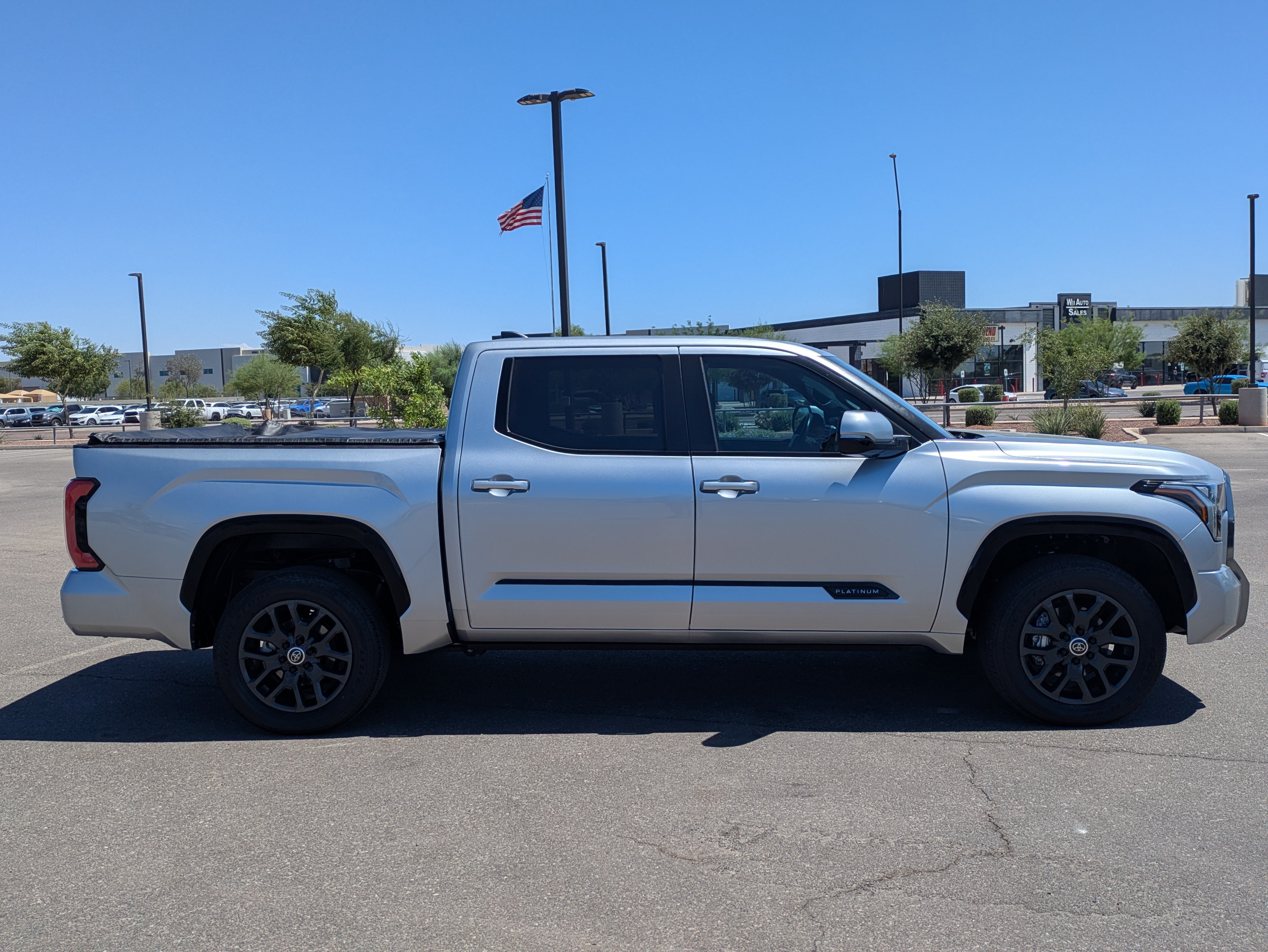 Used 2024 Toyota Tundra Platinum AWD/4WD image 6