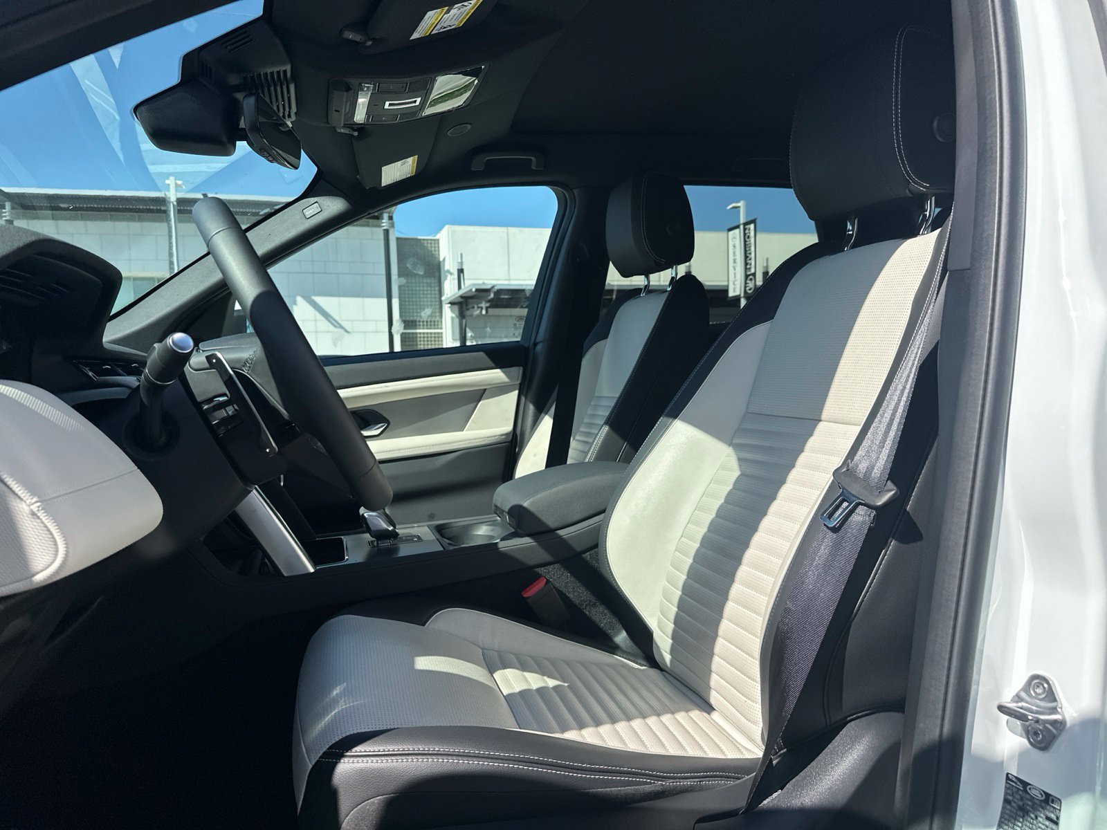 Certified 2026 Land Rover Discovery Sport Landmark AWD/4WD image 8