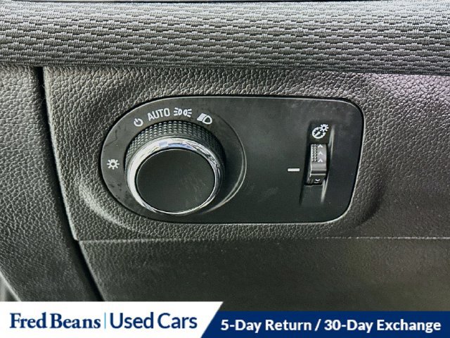 Used 2018 Chevrolet Cruze LT w/ Convenience Package FWD image 16