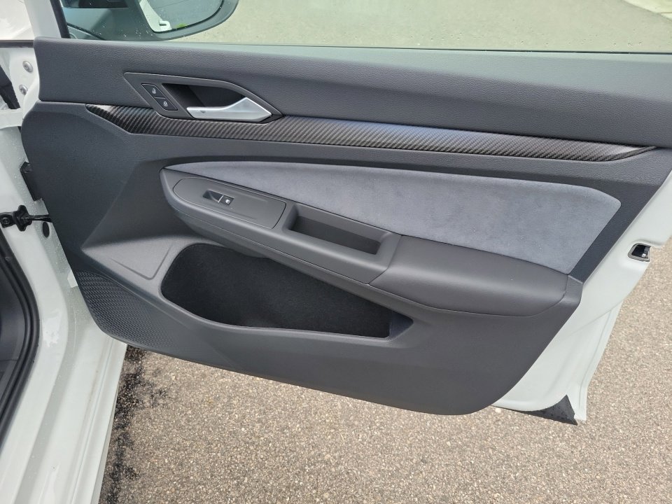 New 2025 Volkswagen Golf R Black Edition image 31