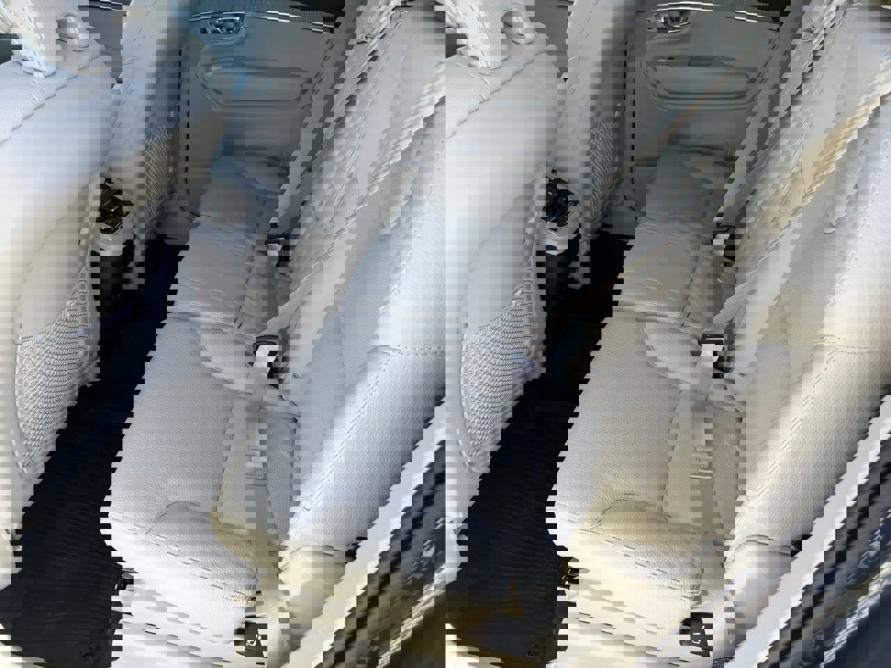 Certified 2024 Volvo XC90 B6 Plus w/ Protection Package Premier image 32