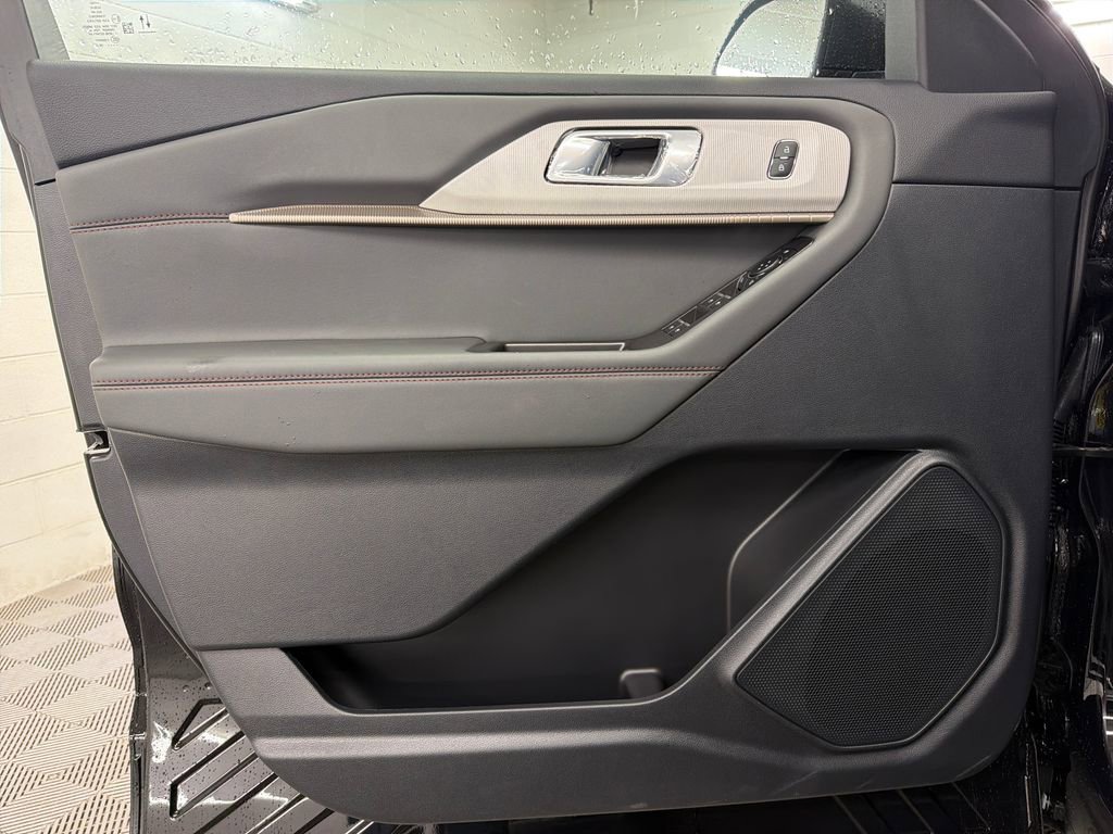 New 2026 Ford Explorer Active w/ Active Comfort Package RWD image 15