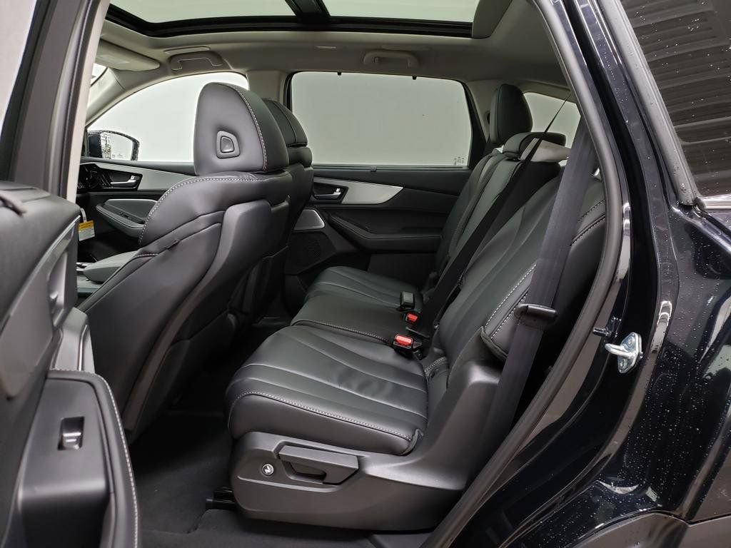 Certified 2026 Acura MDX w/ Technology Package AWD/4WD image 11