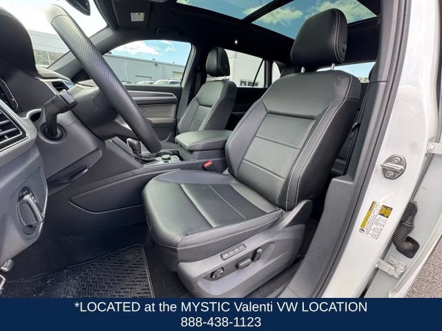 Certified 2023 Volkswagen Atlas Cross Sport SEL R-Line AWD/4WD image 31