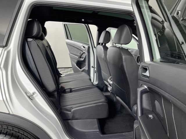 Used 2023 Volkswagen Tiguan SE R-Line FWD image 47