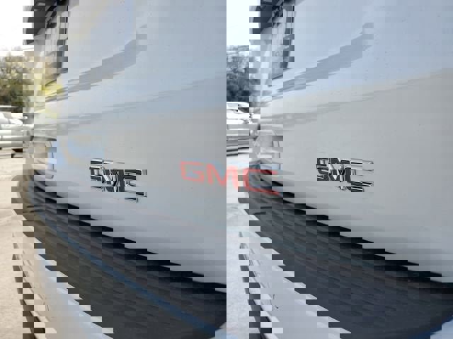 New 2026 GMC Yukon Denali image 7