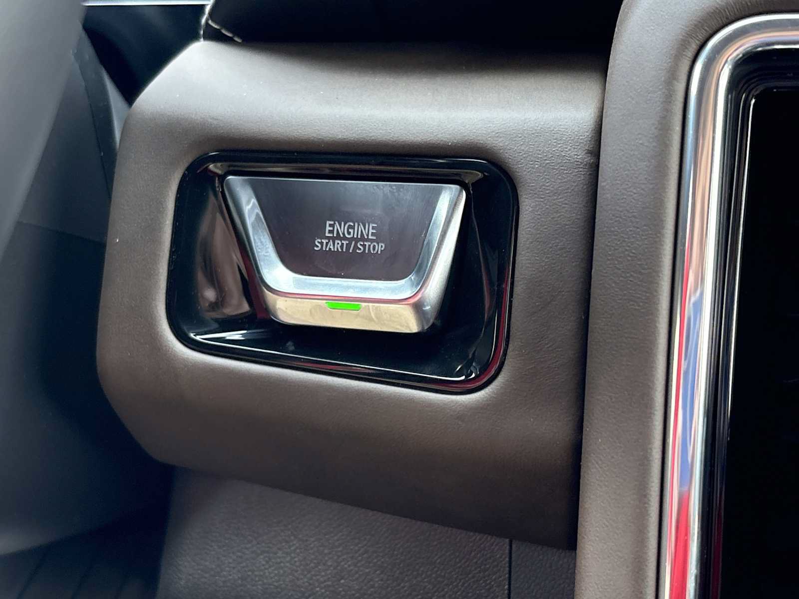 New 2026 GMC Yukon Denali Ultimate AWD/4WD image 8