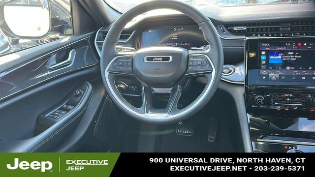 Used 2023 Jeep Grand Cherokee Altitude AWD/4WD image 25
