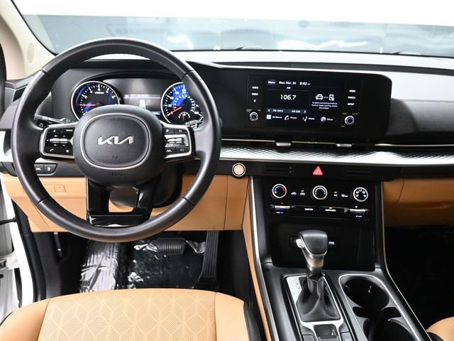 Used 2024 Kia Carnival LX FWD image 11