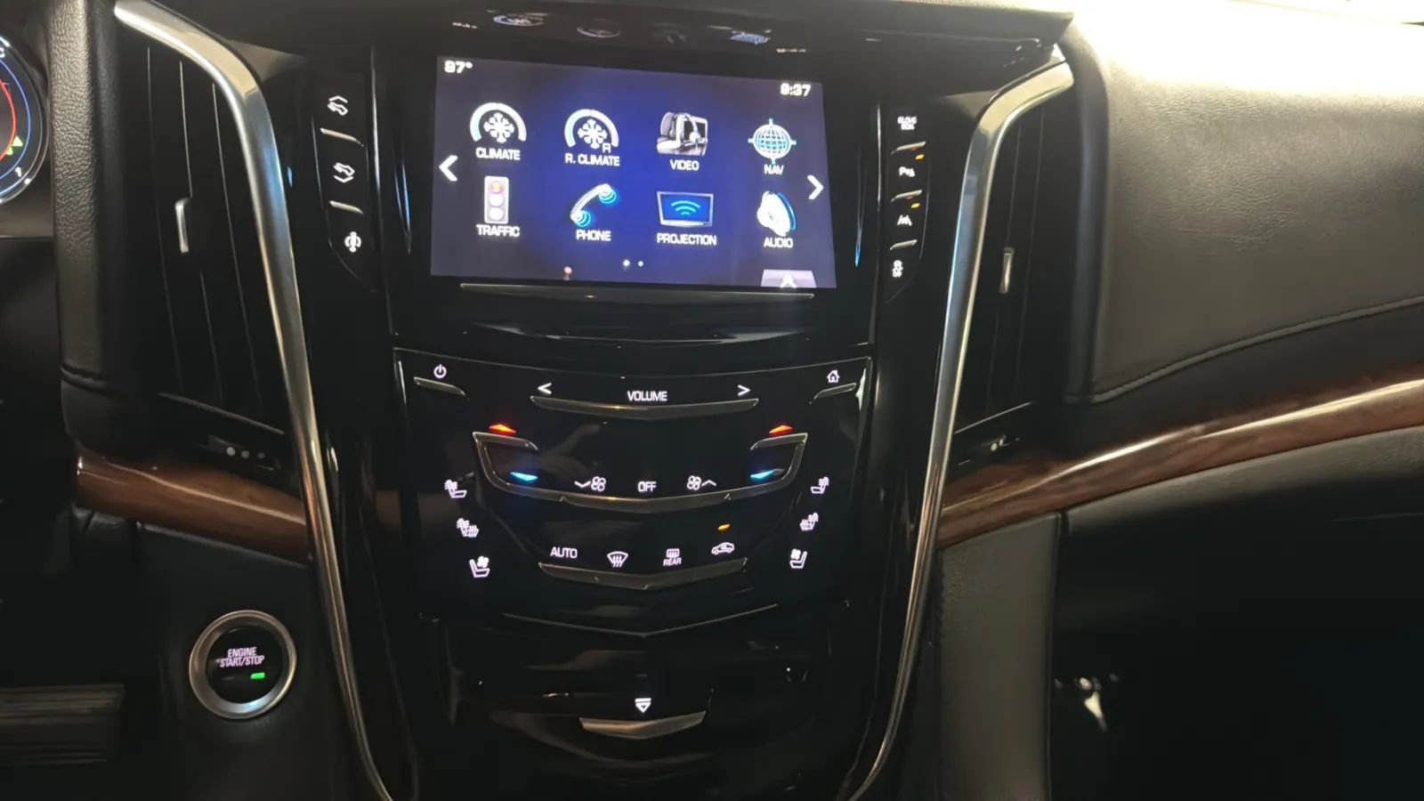 Used 2016 Cadillac Escalade Premium AWD/4WD image 16