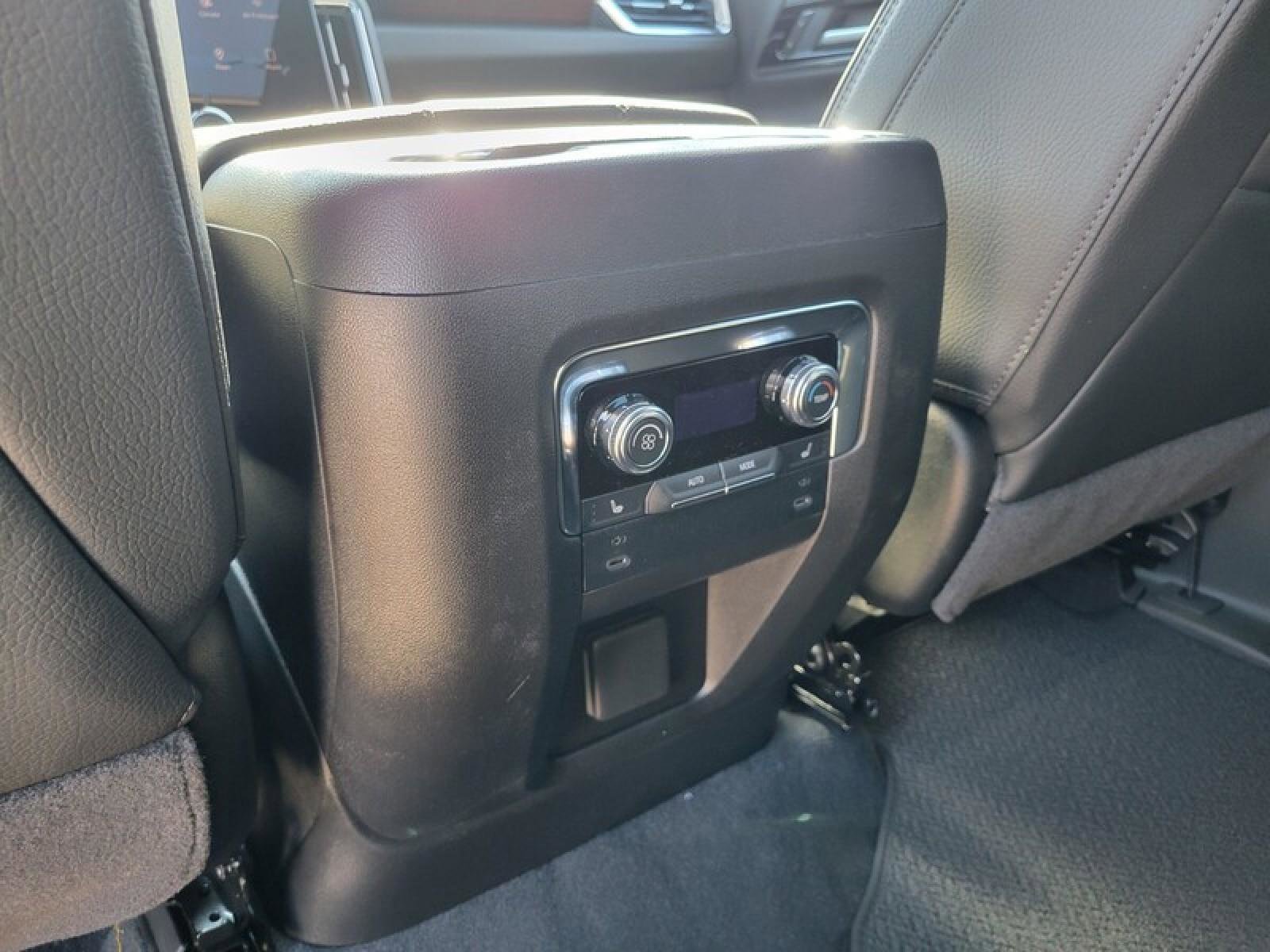 New 2026 GMC Yukon XL Denali w/ Sun & Power Step Package image 31