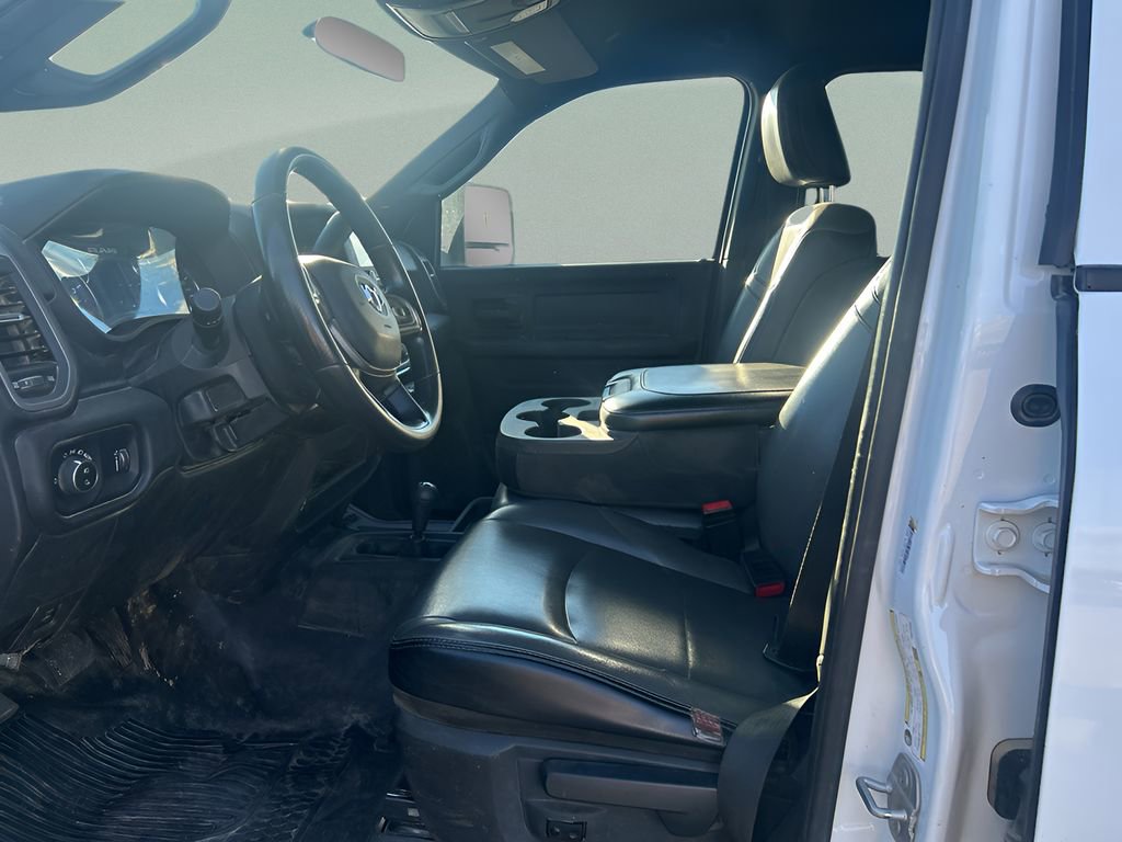 Used 2023 RAM 3500 Tradesman w/ Chrome Appearance Group image 9