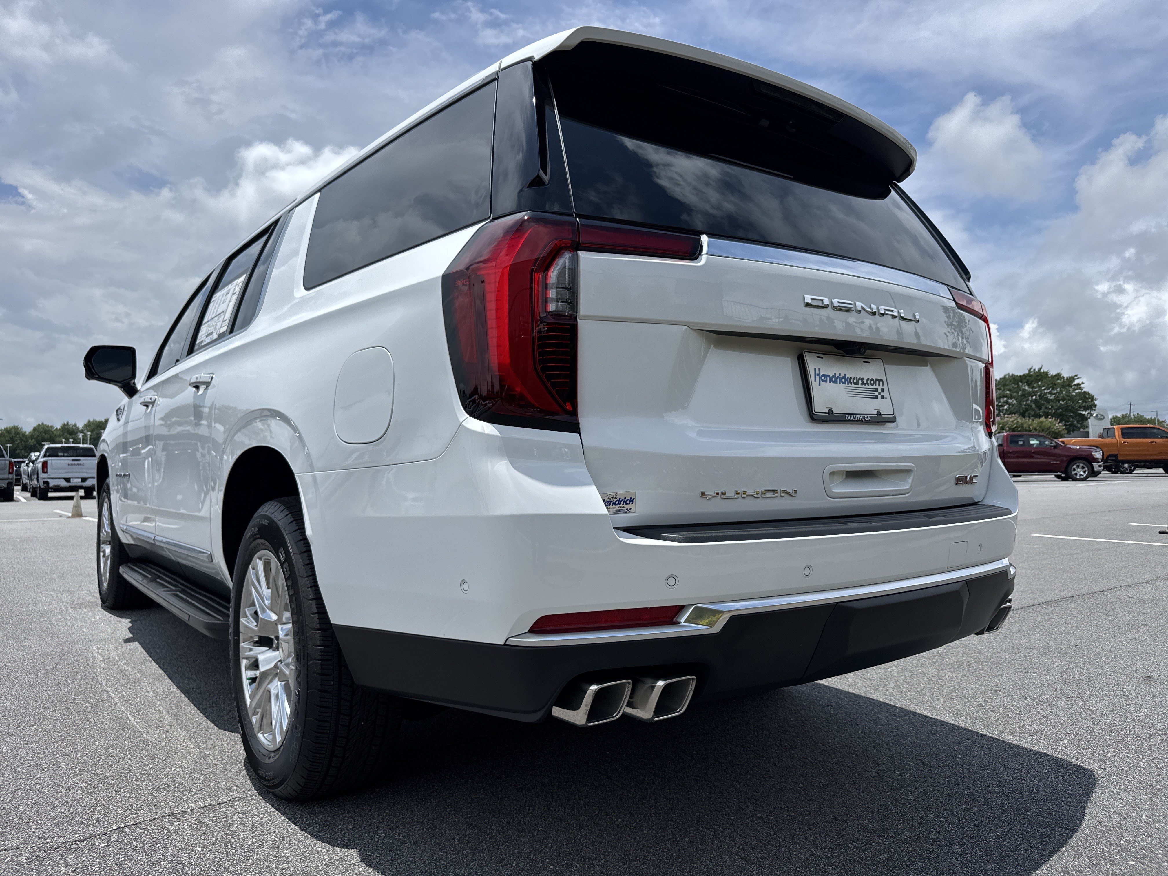 New 2026 GMC Yukon XL Denali AWD/4WD image 8