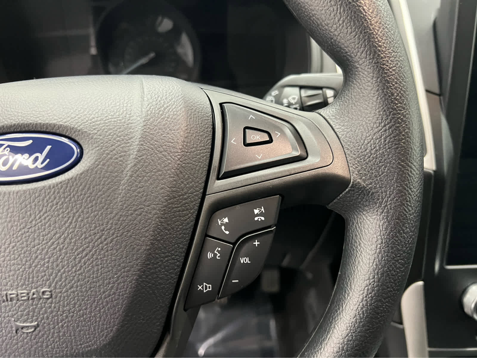 Used 2024 Ford Edge SE w/ Black Appearance Package image 21