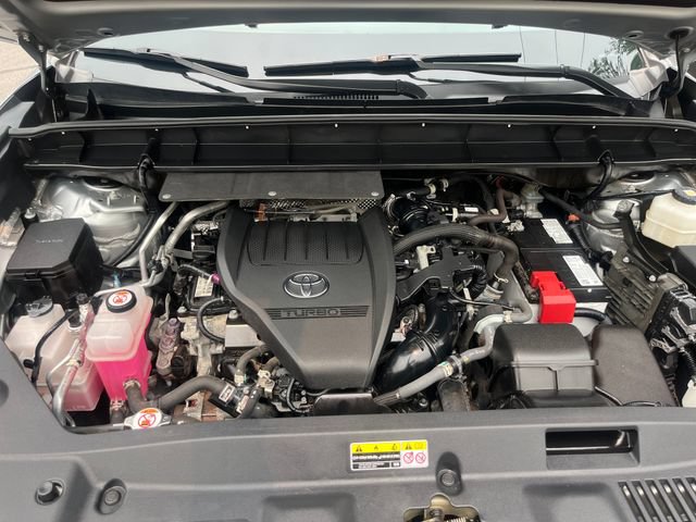 Used 2023 Toyota Highlander LE FWD image 21