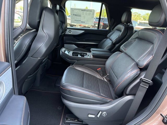 New 2026 Lincoln Navigator Black Label AWD/4WD image 16