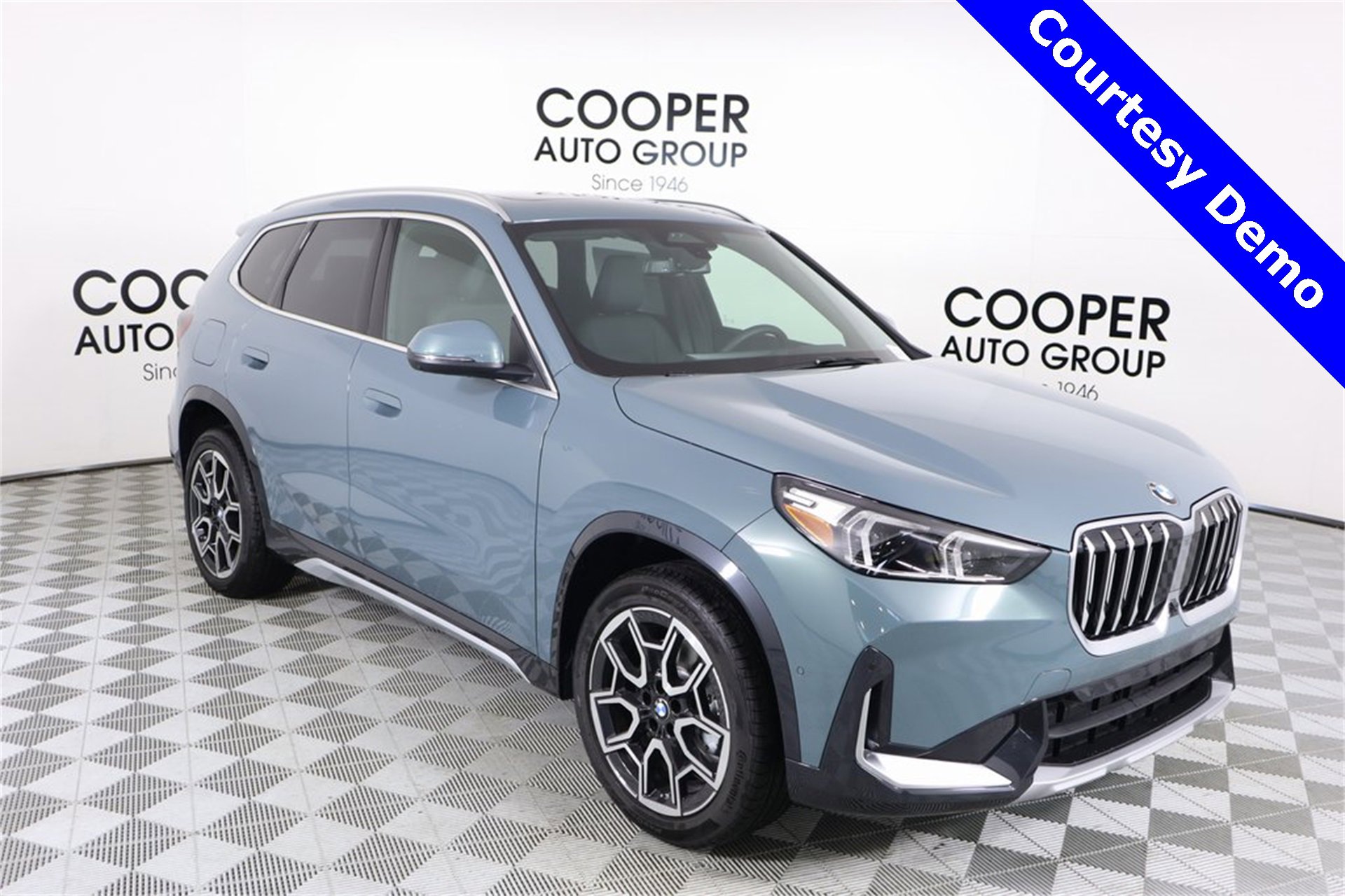 New 2025 BMW X1 xDrive28i w/ Technology Package