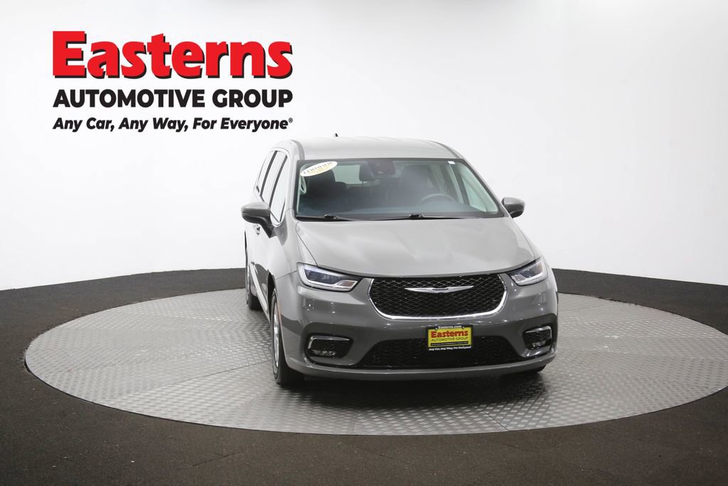 Used 2023 Chrysler Pacifica Touring-L FWD image 52