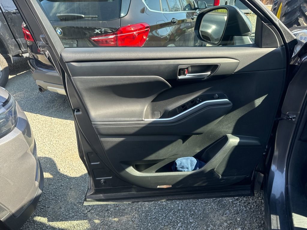 Used 2024 Toyota Highlander XLE image 17