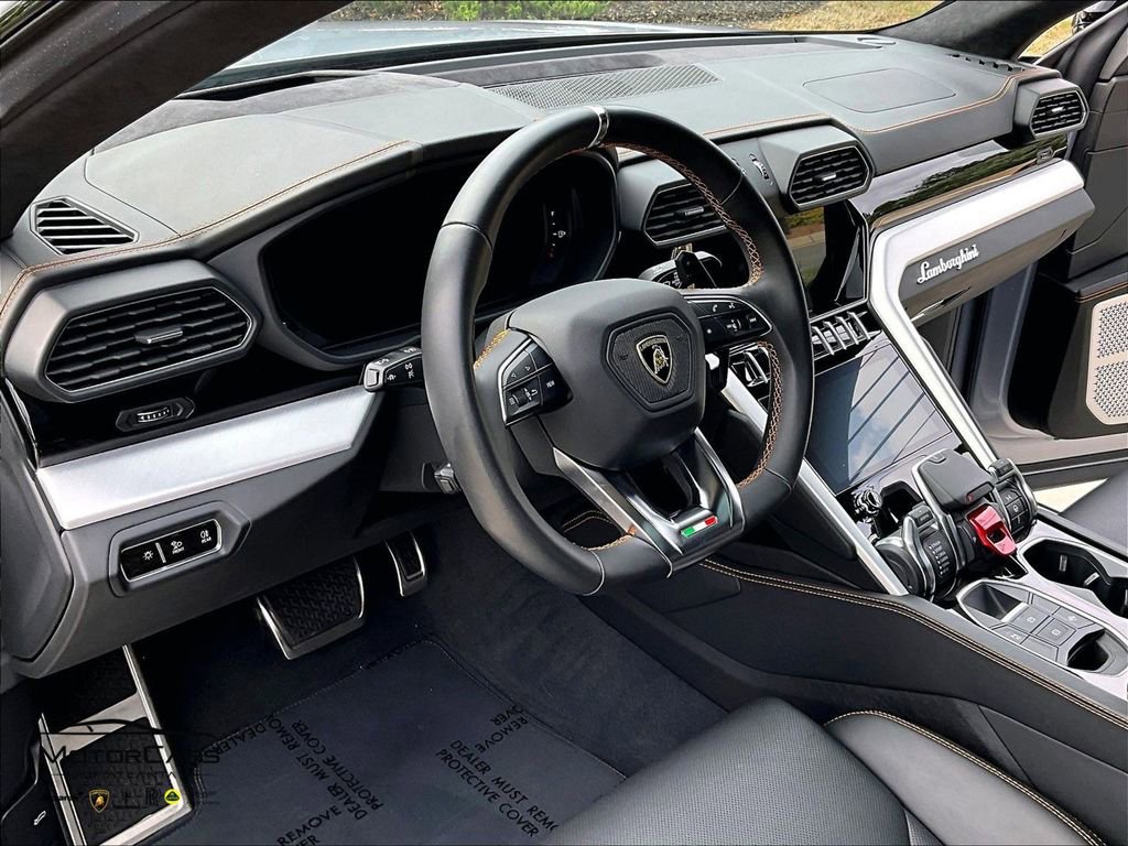 Used 2020 Lamborghini Urus AWD/4WD image 13