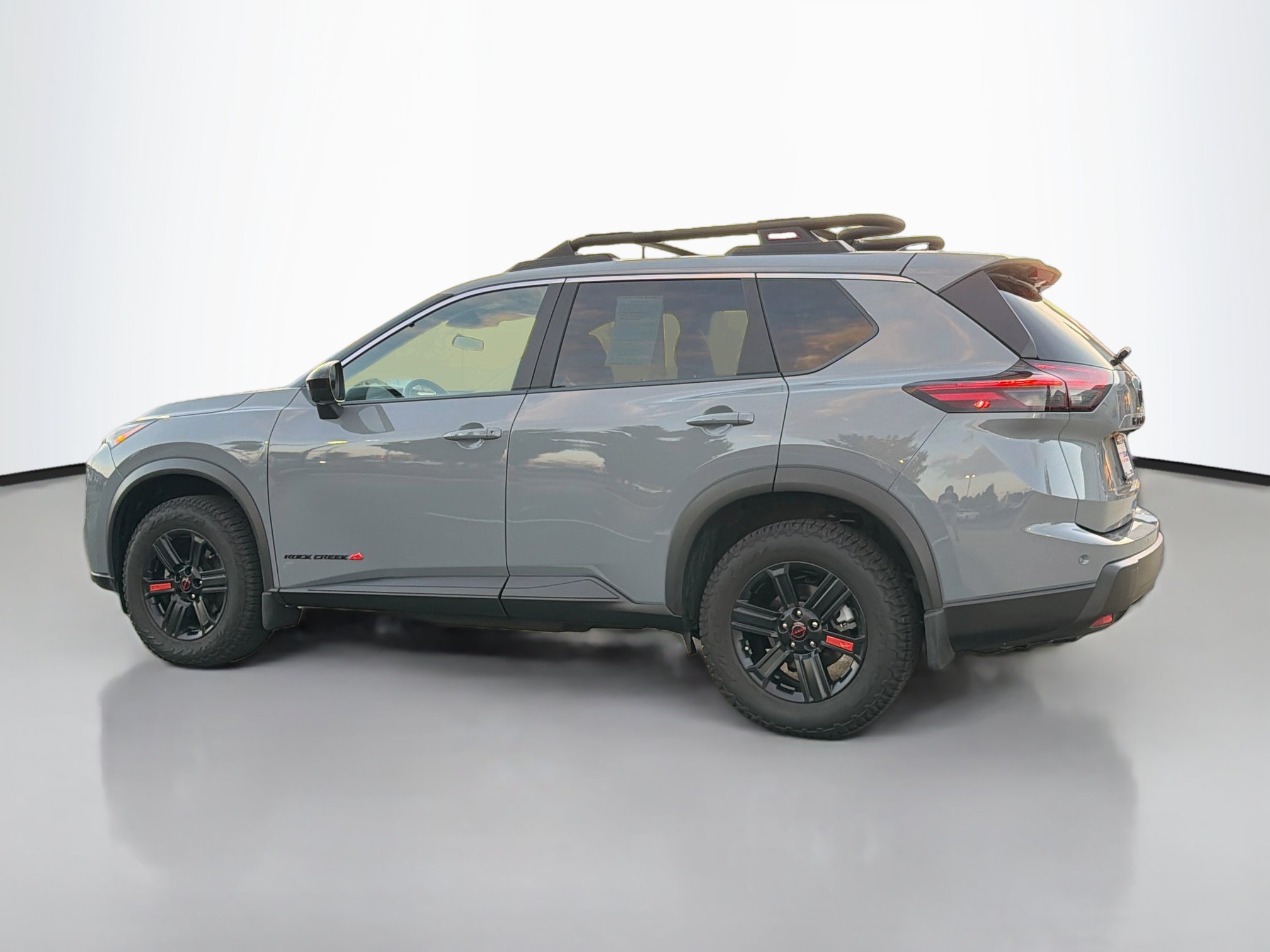 Used 2025 Nissan Rogue SV AWD/4WD image 4