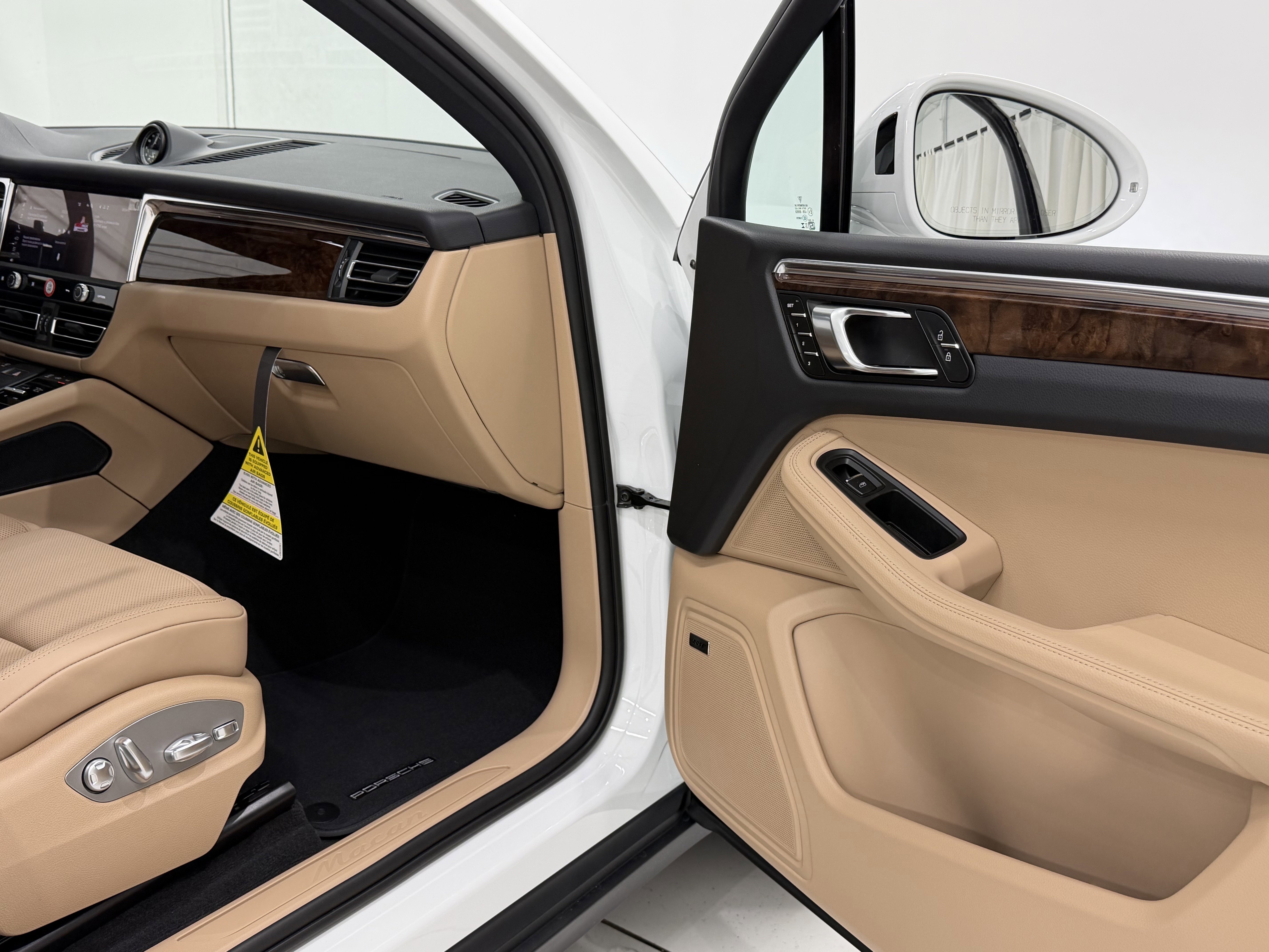 New 2026 Porsche Macan image 22