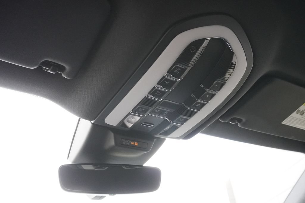 Used 2022 Porsche Macan AWD/4WD image 16