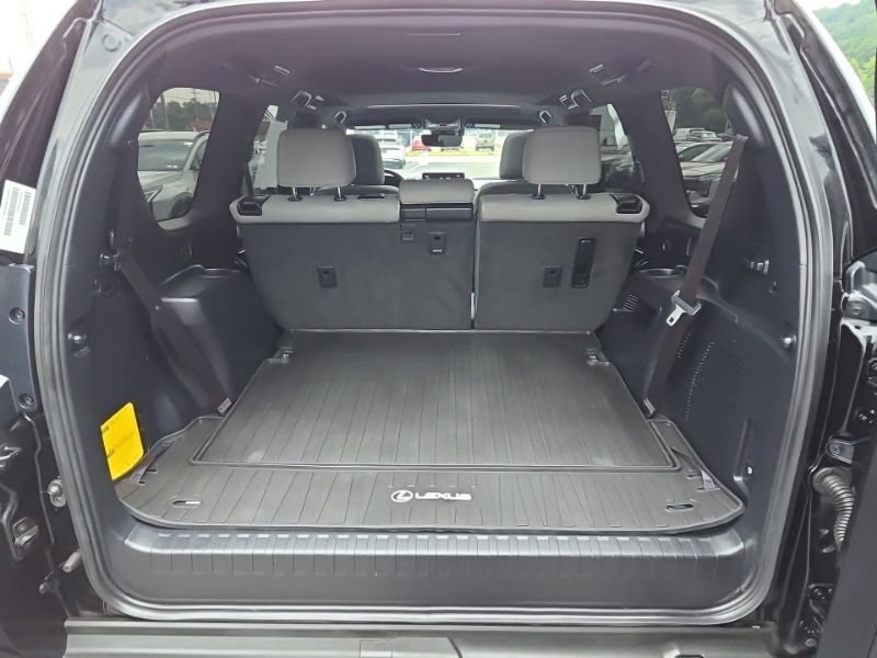 Used 2023 Lexus GX 460 w/ Black Line Special Edition AWD/4WD image 11
