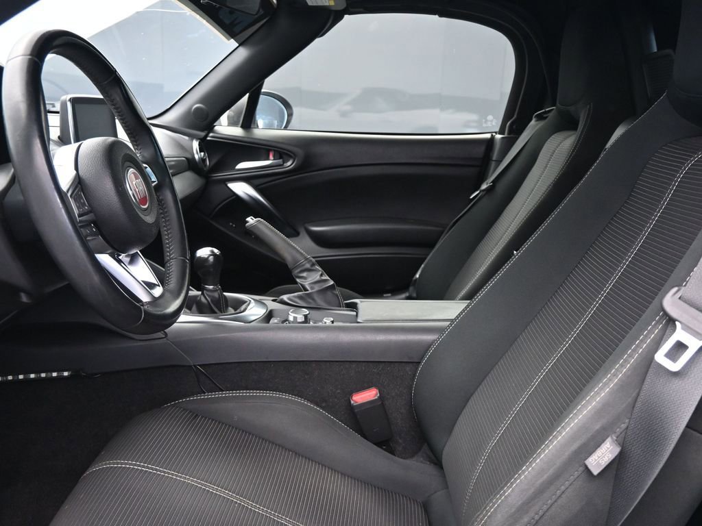 Used 2019 FIAT 124 Spider Classica w/ Technology Group image 15