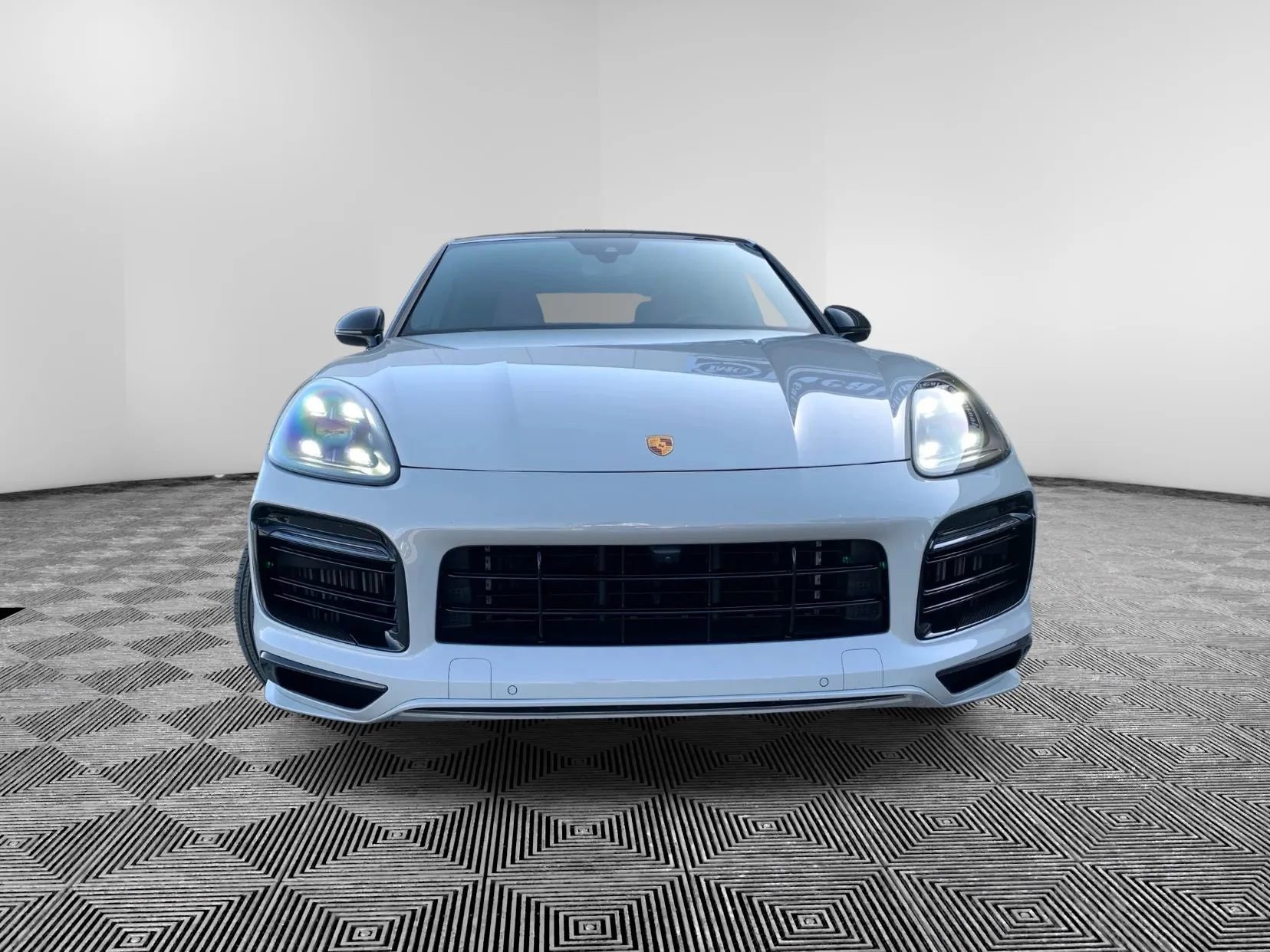 Used 2023 Porsche Cayenne GTS AWD/4WD image 3