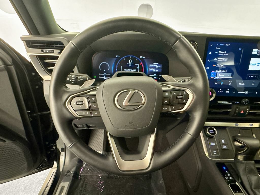 Used 2025 Lexus GX 550 w/ Cold Area Package AWD/4WD image 11