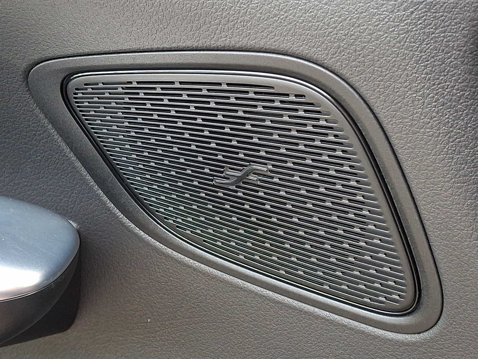 Used 2024 Mercedes-Benz GLC 300 4MATIC image 22