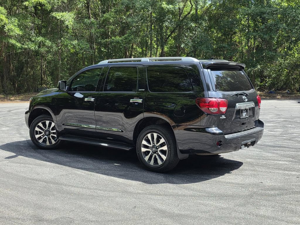 Used 2018 Toyota Sequoia Limited w/ Safety & Convenience Package RWD image 4