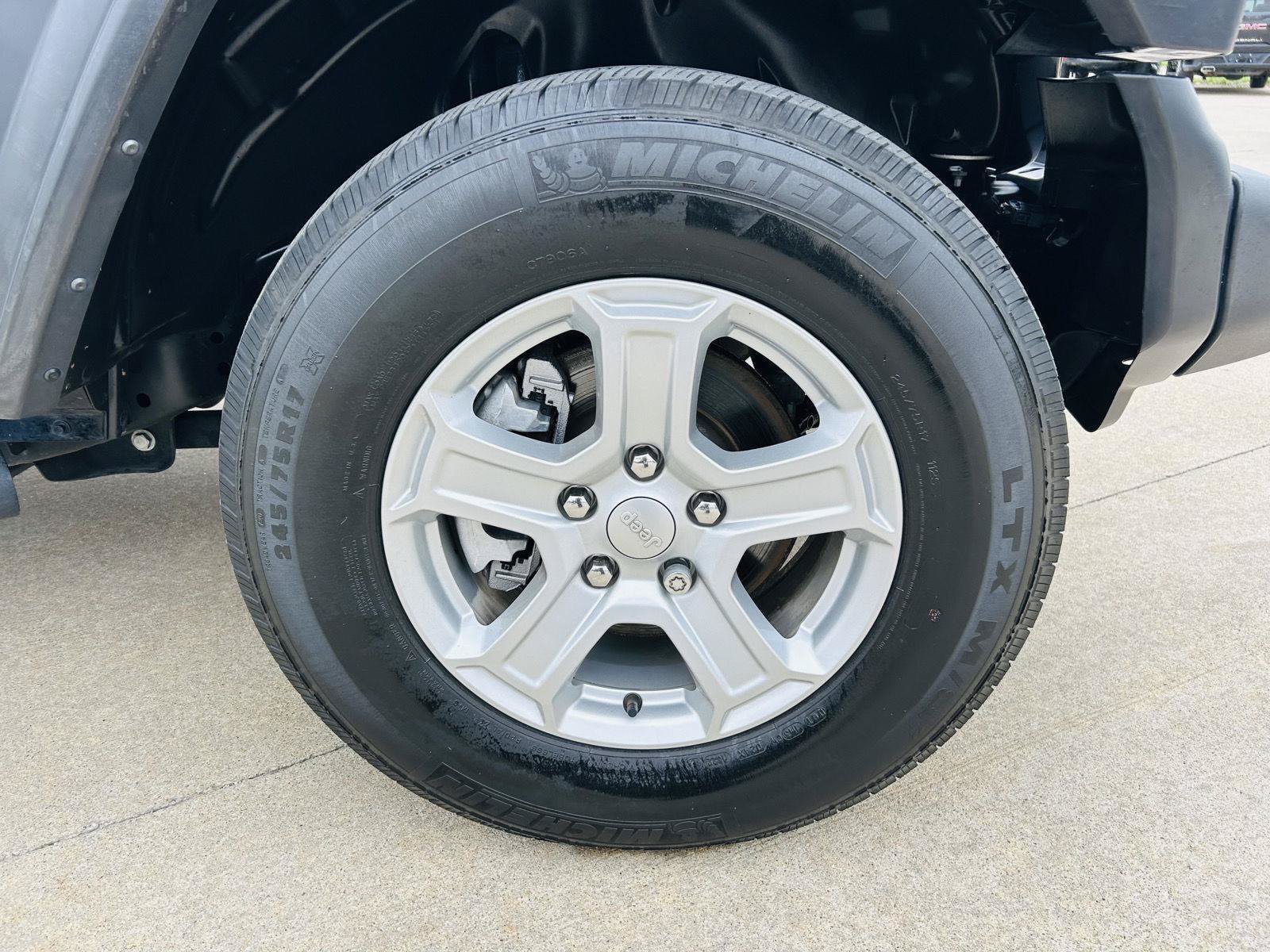 Used 2022 Jeep Wrangler Unlimited Sport AWD/4WD image 35