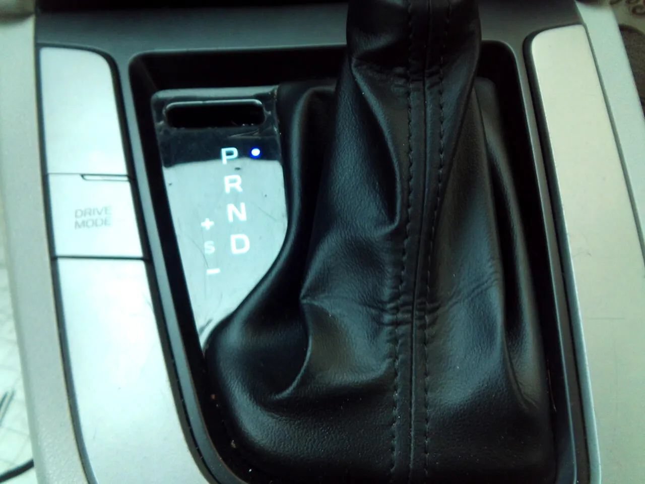 Used 2020 Hyundai Elantra SEL FWD image 17