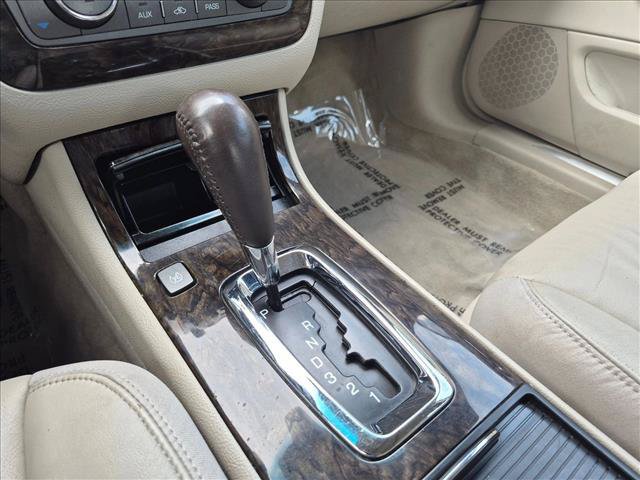 Used 2011 Cadillac DTS Luxury FWD image 15